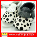 High quality fashion taiwan wholesale cow leather moccasins black dot flat baby shoes